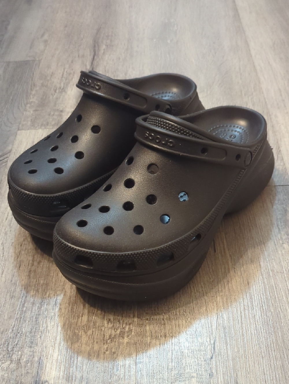 CROCS Bae Platform Clogs Like New - Picture 2 of 8